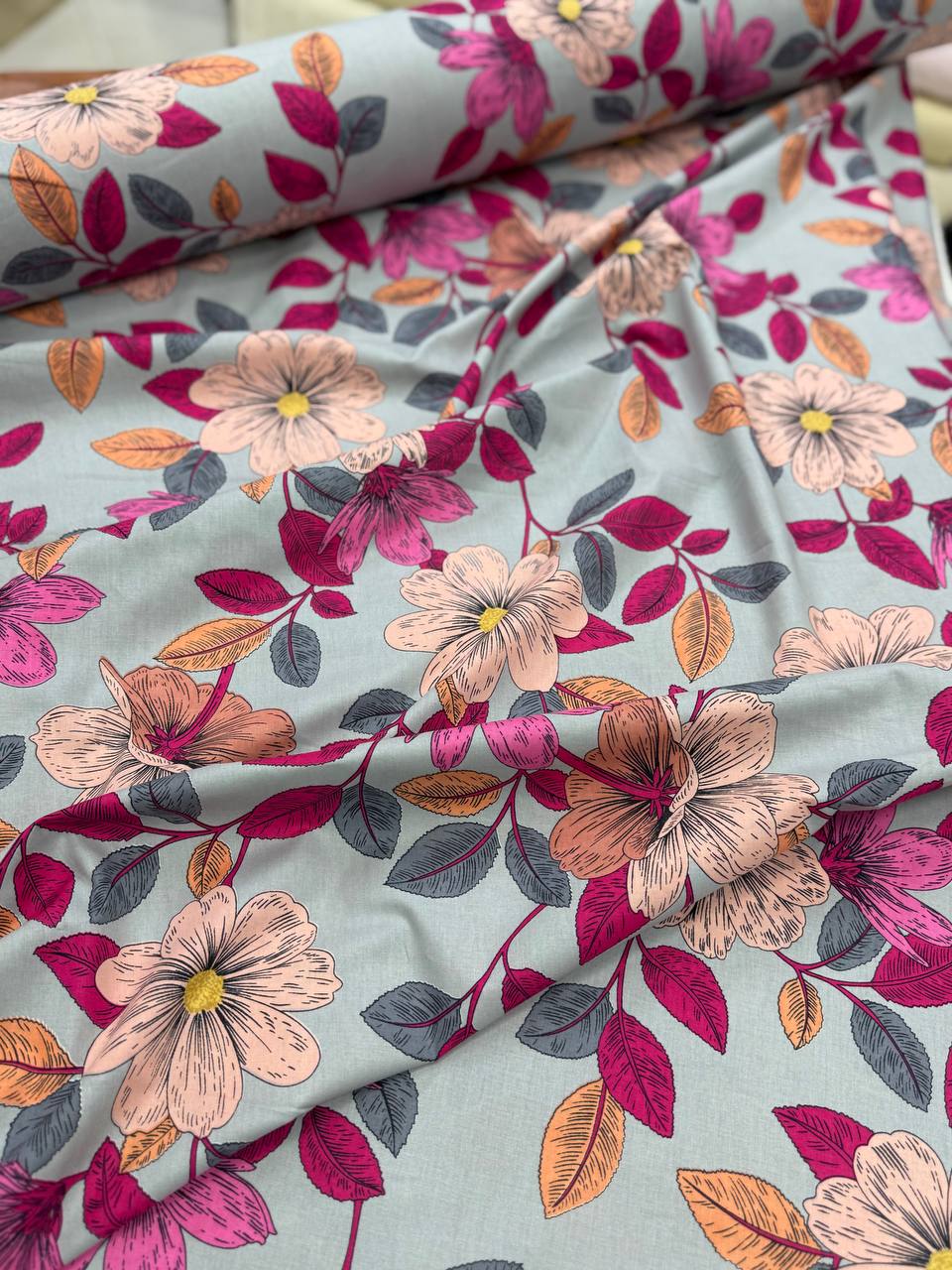 ملحفه طرح لیسبون قرمز فیلور | پنبه ۱۰۰٪ طبیعی، عرض ۲.۴۰