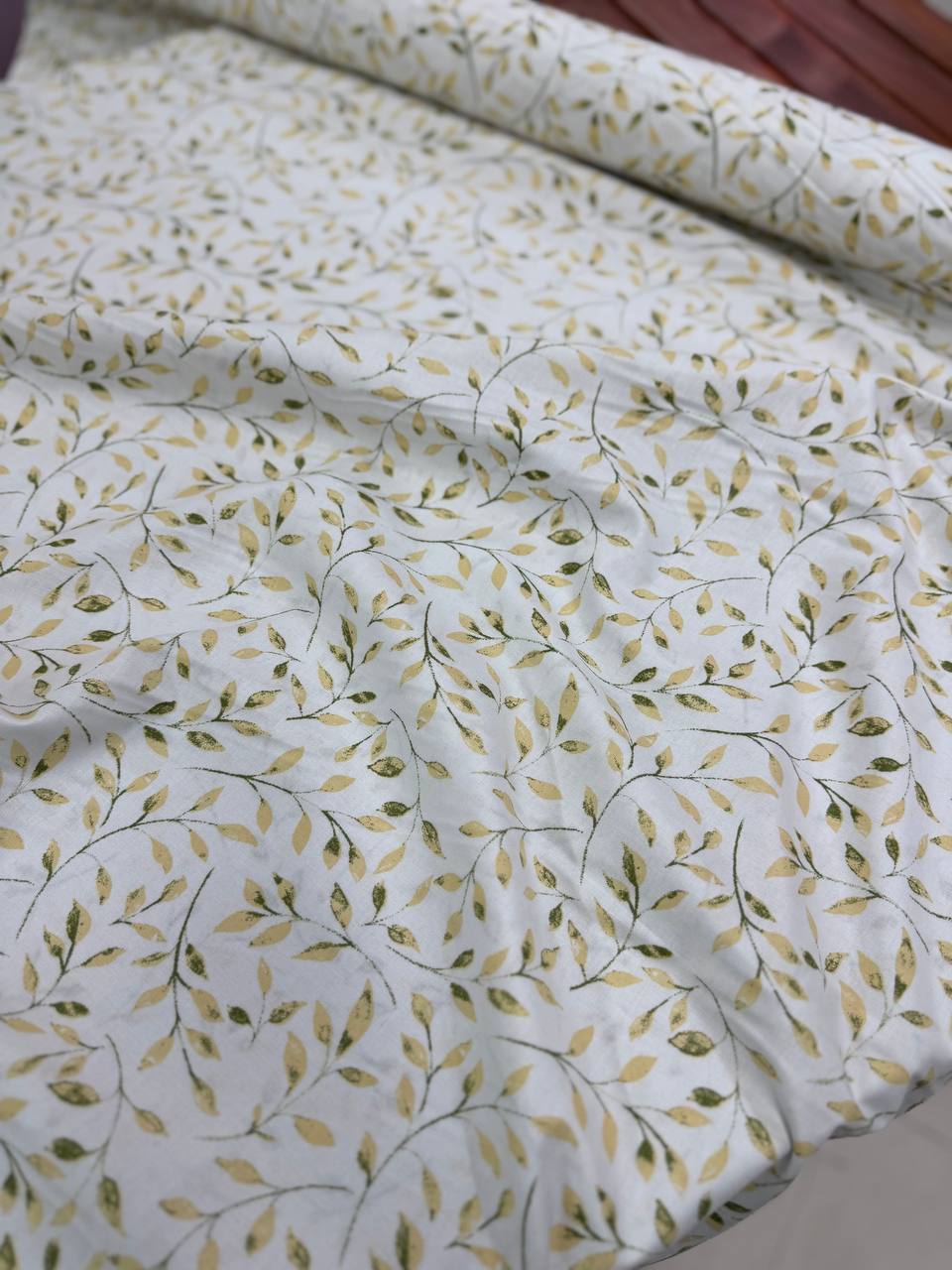 پارچه ملحفه ای طرح صبا عرض ۲/۴۰ از برند فیلور پنبه بدون پلی استر(ست طرح صبا)