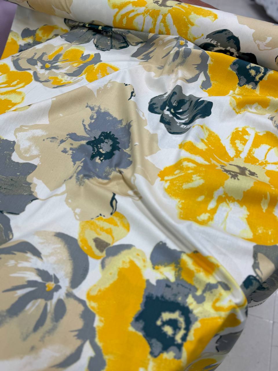 پارچه ملحفه ای طرح کالم زرد از برند فیلور نخ پنبه