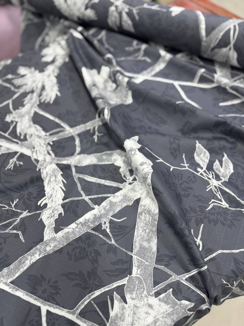 پارچه ملحفه ای طرح پاییز طوسی از برند فیلور